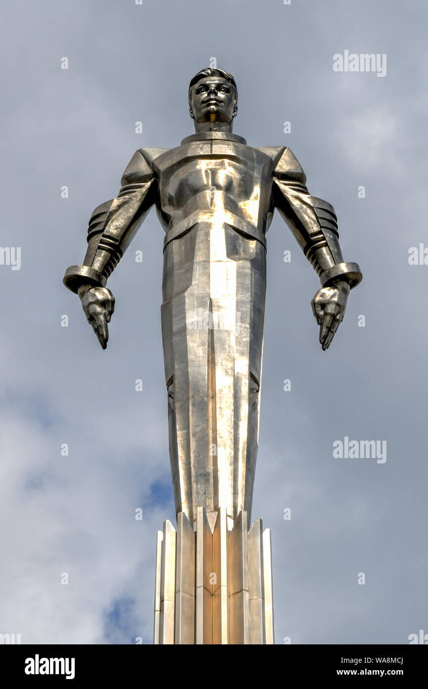 Yuri Gagarin monument on Gagarin Square in Moscow Russia Stock Photo - Alamy