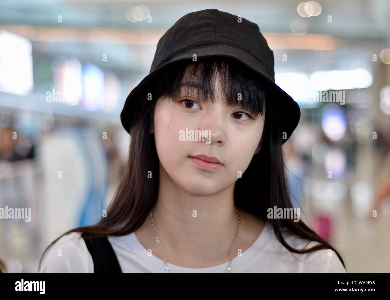 MOYNAT on X: Chinese singer Ouyang Nana and her favorite way to