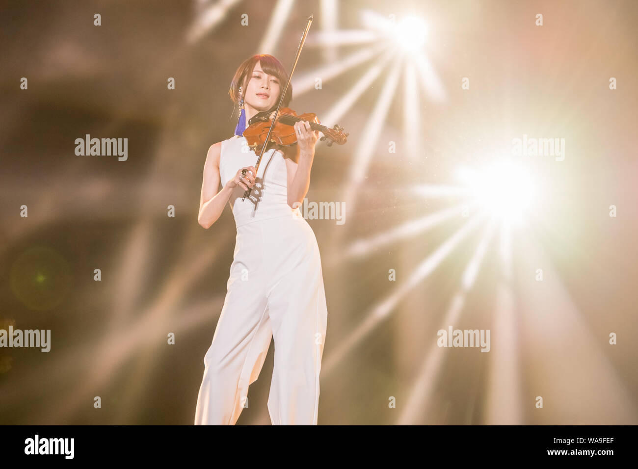 Japanese violinist hires stock photography and images Alamy