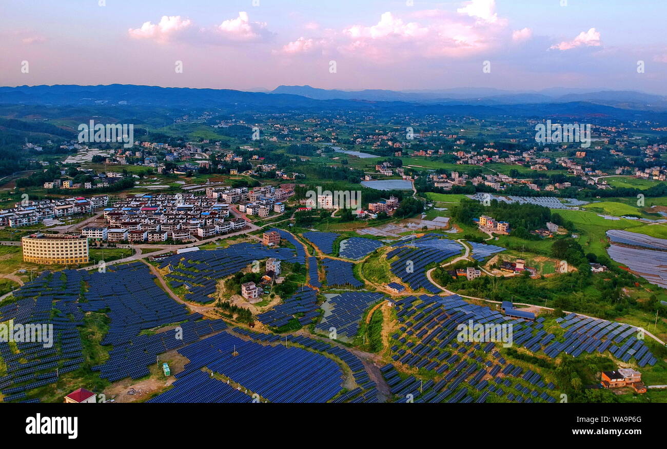 Rooftop Solar Arrays High Resolution Stock Photography and Images - Alamy