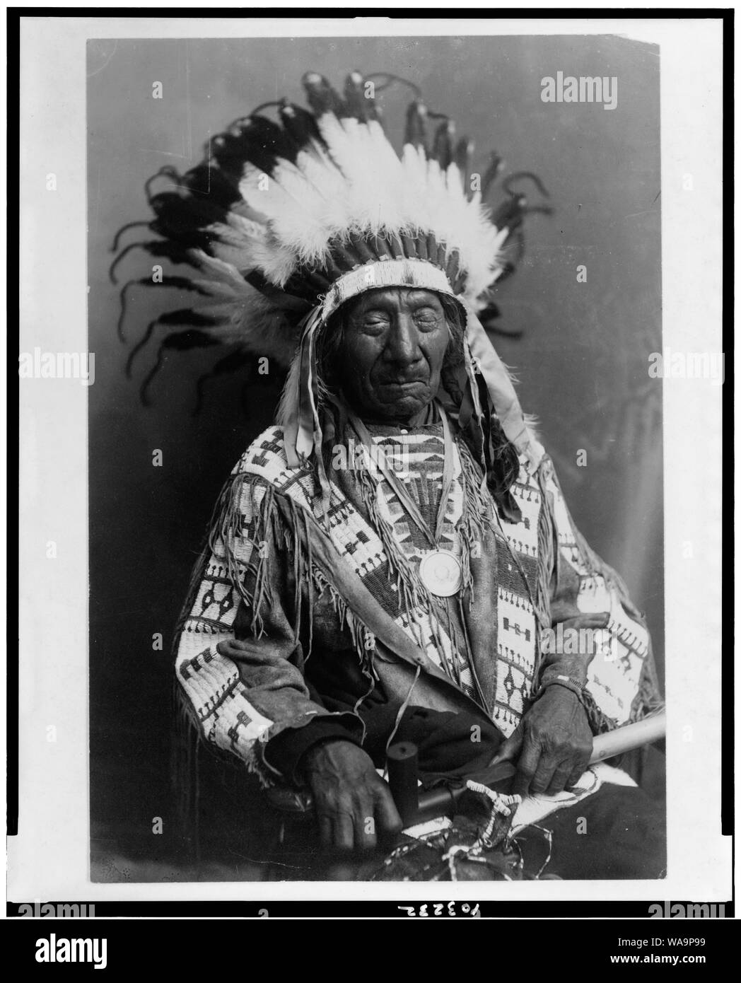 Chief red cloud hires stock photography and images Alamy
