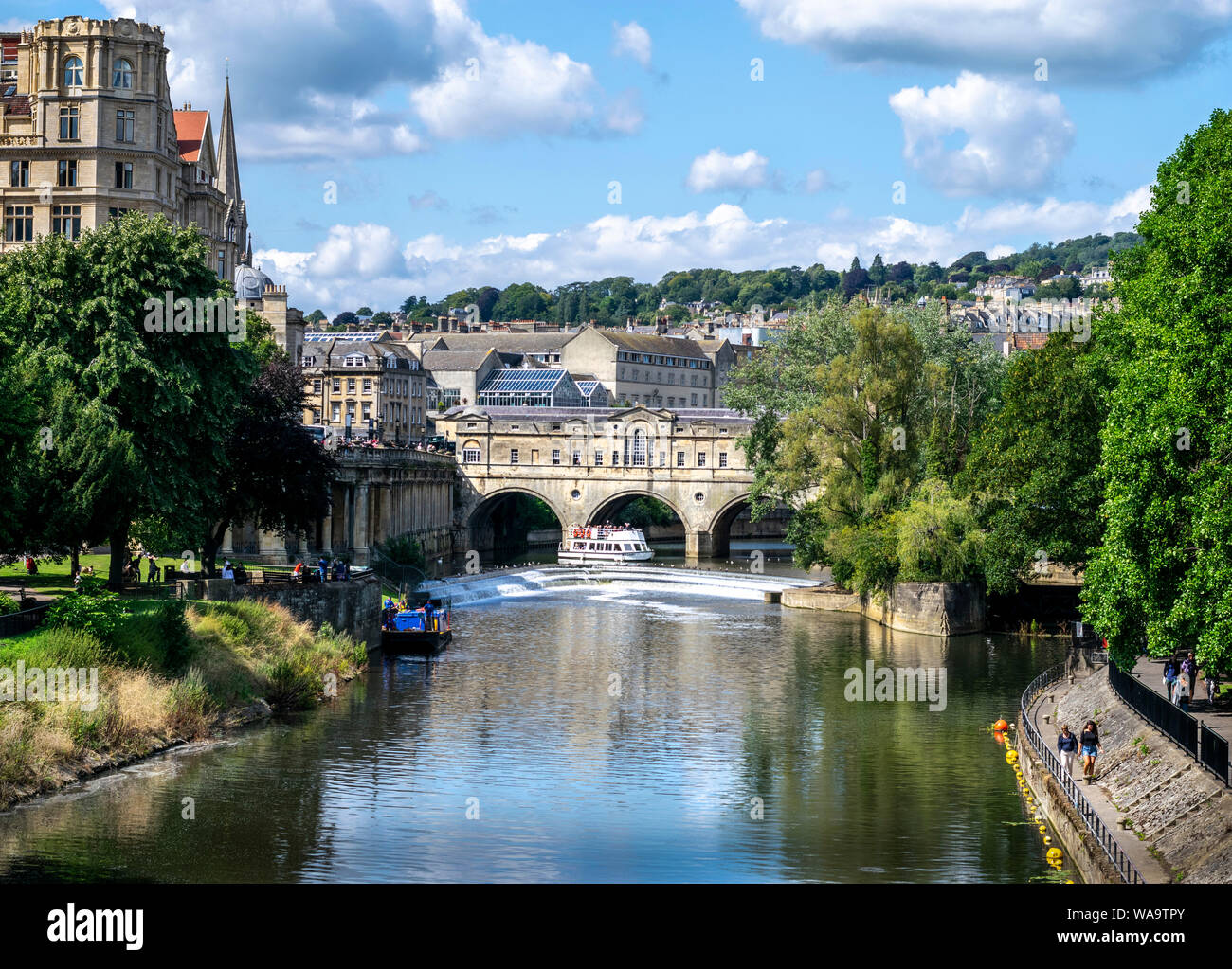 The famous Pulteney Bridge, Bath with shops lining both sides. A crossing over the River Avon Stock Photo