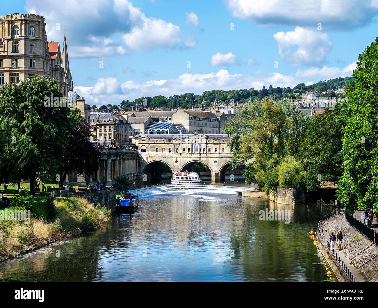 The famous Pulteney Bridge, Bath with shops lining both sides. A crossing over the River Avon Stock Photo