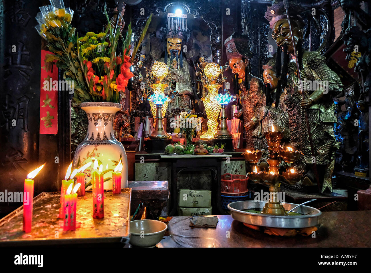 Taoism southeast asia hi-res stock photography and images - Alamy