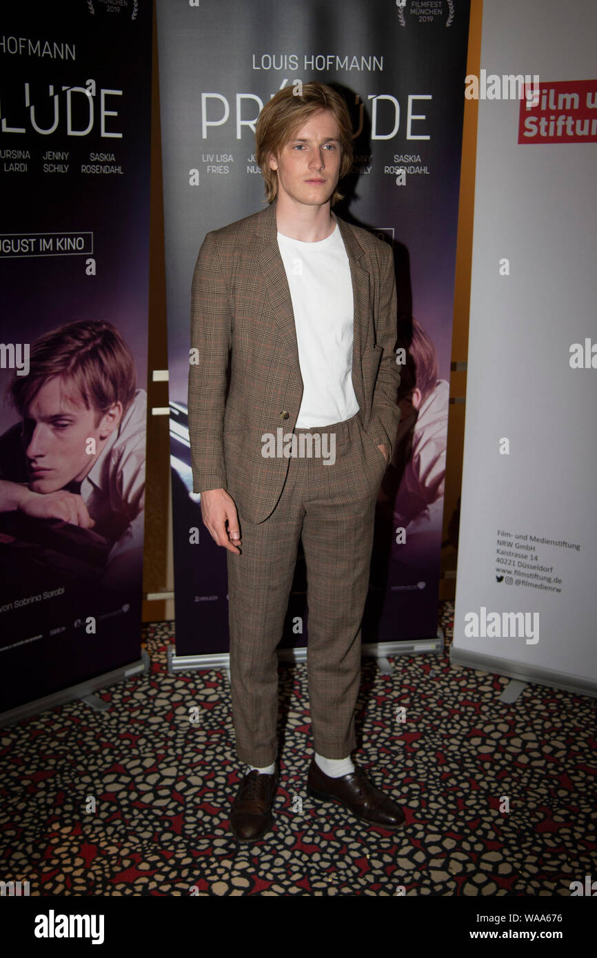 Cologne, Deutschland. 16th Aug, 2019. Louis HOFMANN, Germany, actor, plays the role of David, Red Carpet, Red Carpet Show, arrival, arrival, film premiere PRELUDE in Koeln, 09.10.2018. | usage worldwide Credit: dpa/Alamy Live News Stock Photo