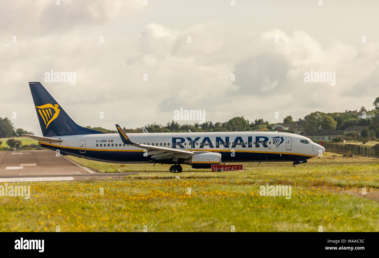 Cork Airport, Cork, Ireland. 19th August, 2019. Ryanair has asked the High Court for an order preventing its Irish based pilots from going on strike this week.  Ryanair is seeking an injunction preventing the trade union Forsa, which is the parent union of IALPA, from striking for 48 hours commencing on midnight on August 22nd next in a dispute over pay and conditions. The court will issue its decision early this week.  Picture shows a Ryanair Boeing 737 taking off for London Gatwick at Cork Airport, Cork, Ireland. Credit;  David Creedon / Alamy Live News Stock Photo