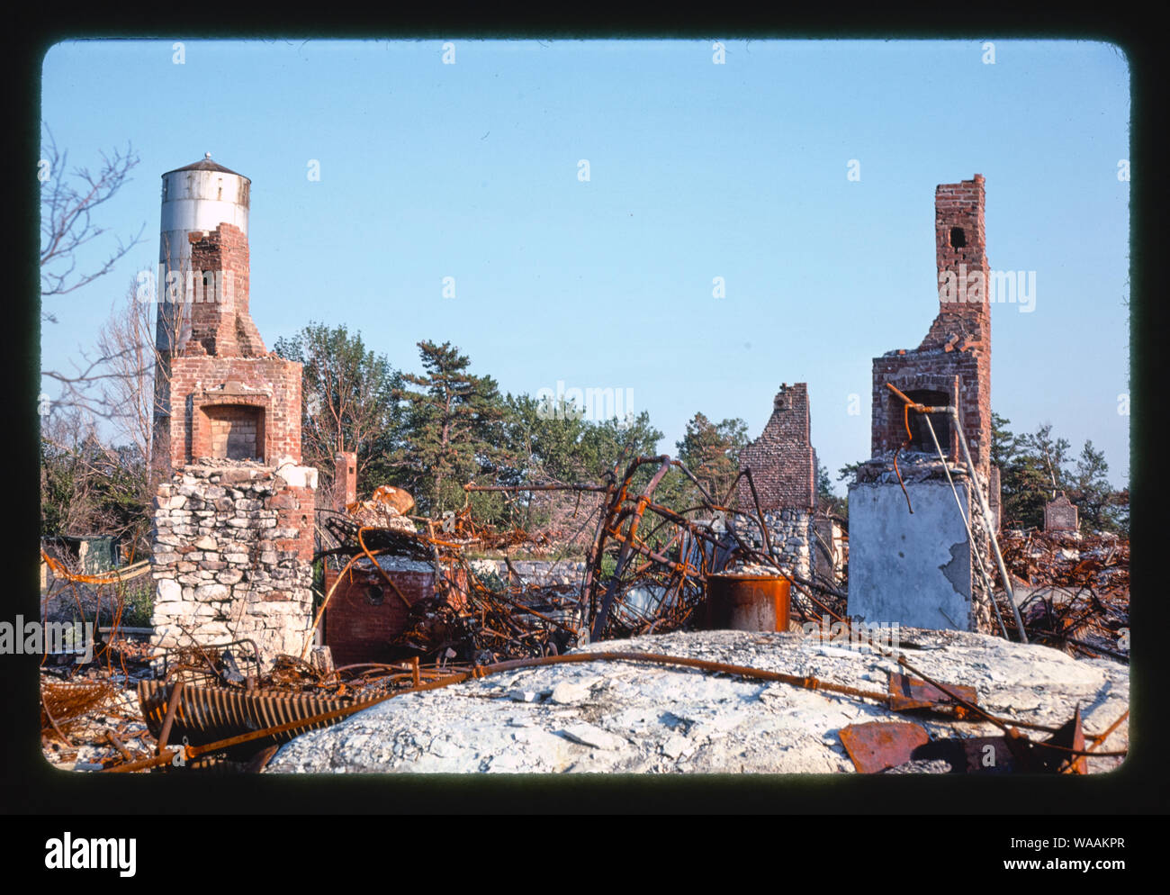 Cliff House ruins, Lake Minnewaska, New York Stock Photo Alamy