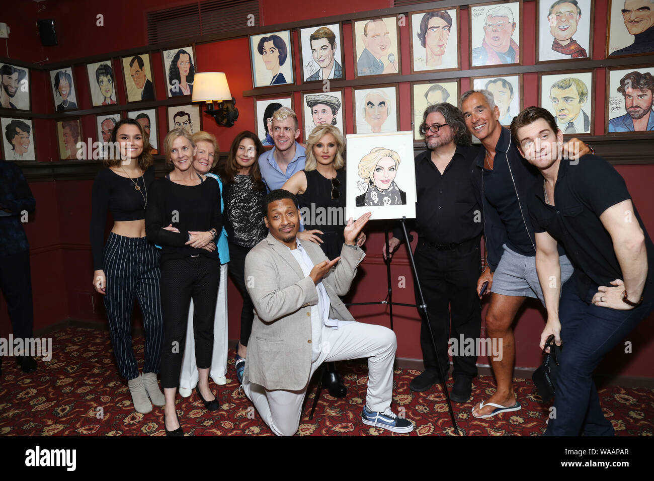 Tony award nominee Orfeh receives her portrait at Sardi's theatre district eatery. Featuring: Samantha Barks, Paula Wagner, Khalil Kain, Orfeh, Jerry Mitchell, Andy Karl, Guests Where: New York, New York, United States When: 19 Jul 2019 Credit: Joseph Marzullo/WENN.com Stock Photo