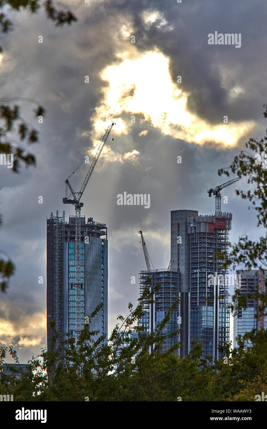 New Hi rise building been built near Canary Wharf London Stock Photo ...