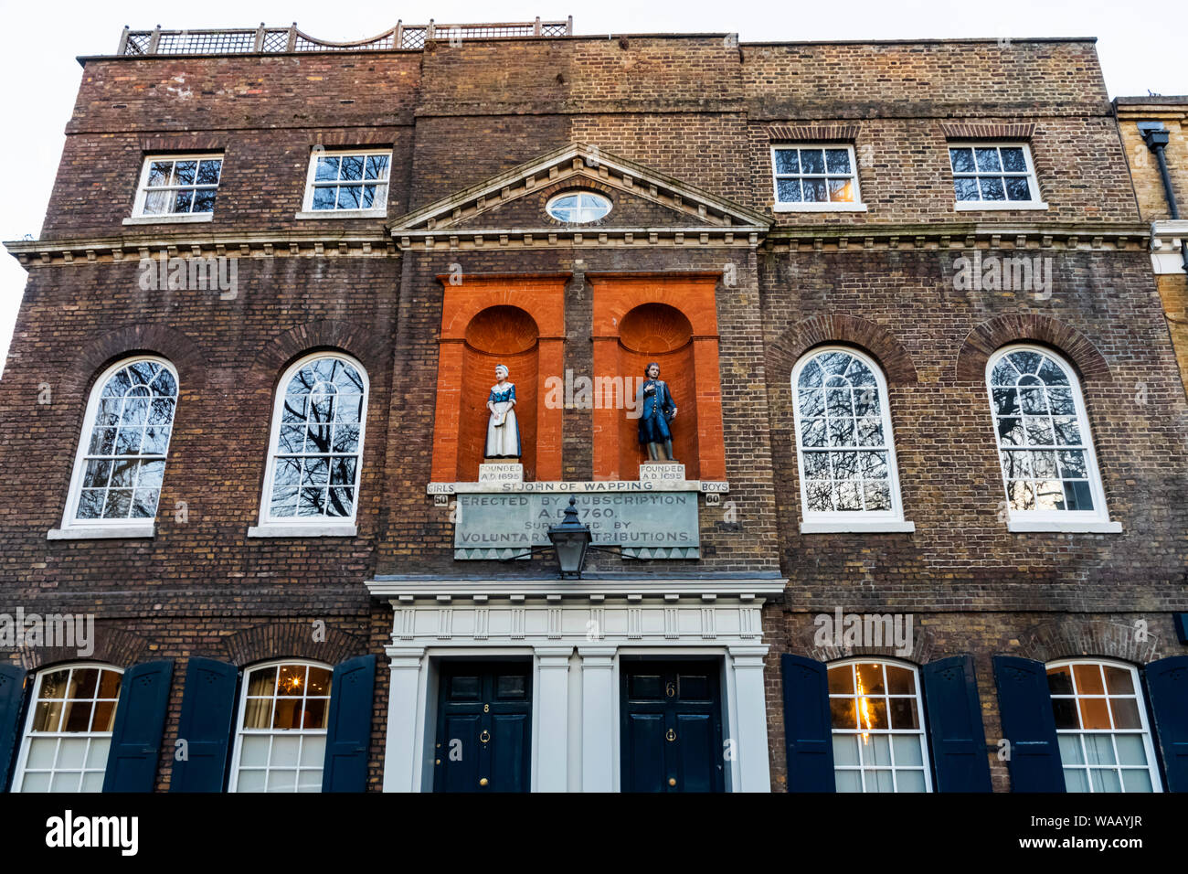 Old graveyard, Scandrett Street, Wapping Stock Photo - Alamy