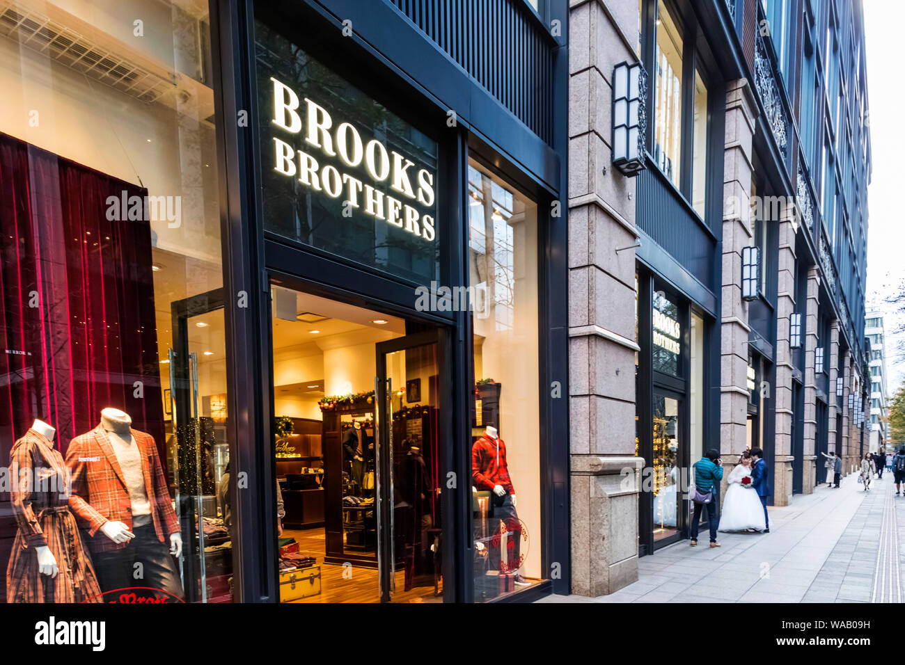 Japan, Honshu, Tokyo, Marunouchi, Nakadori Street, Brooks Brothers