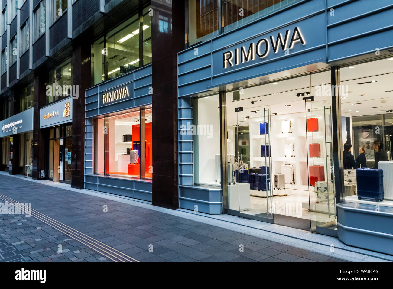 RIMOWA on X: On the streets in Copenhagen with the RIMOWA Original Cabin  in Titanium.⁣ ⁣ ⁣ ⁣Through the lens by Laurent Amiel.⁣ ⁣⁣ ⁣#RIMOWA  #RIMOWAoriginal  / X