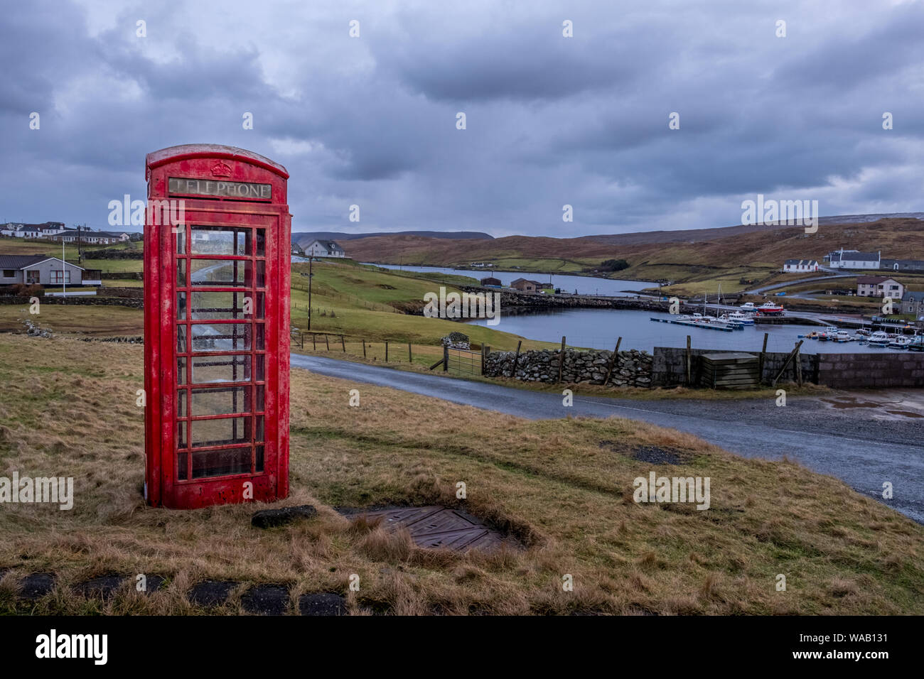 Red telephone box hi-res stock photography and images - Alamy