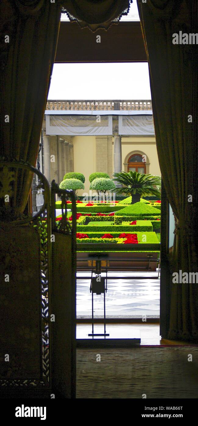 View of the meticulously maintained garden of Chapultepec Castle in Mexico City. The building now houses the National Museum of History.  Castle and park are part of the popular excursion area Bosque de Chapultepec.  (20 January 2015) | usage worldwide Stock Photo