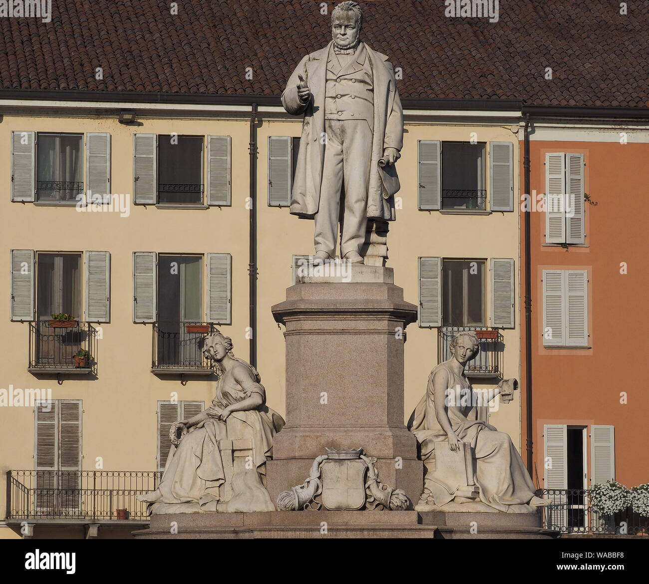 Cavour statue by Ercole Villa, Vercelli, Piedmont Stock Photo - Alamy