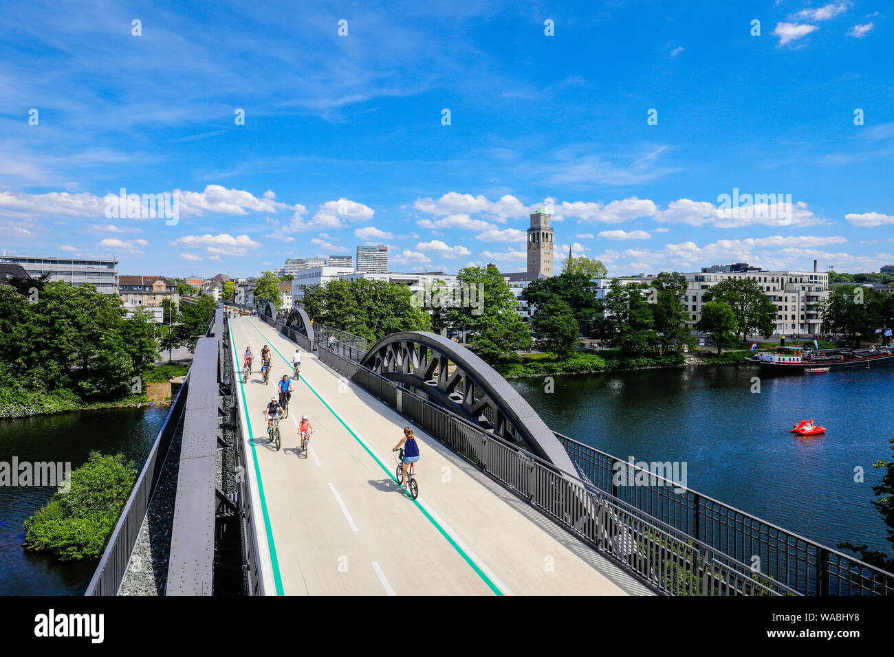 Muelheim an der Ruhr, Ruhr area, North Rhine-Westphalia, Germany - Bicycle highway, Ruhr RS1 express way, leads in Muelheim on a former railway bridge Stock Photo