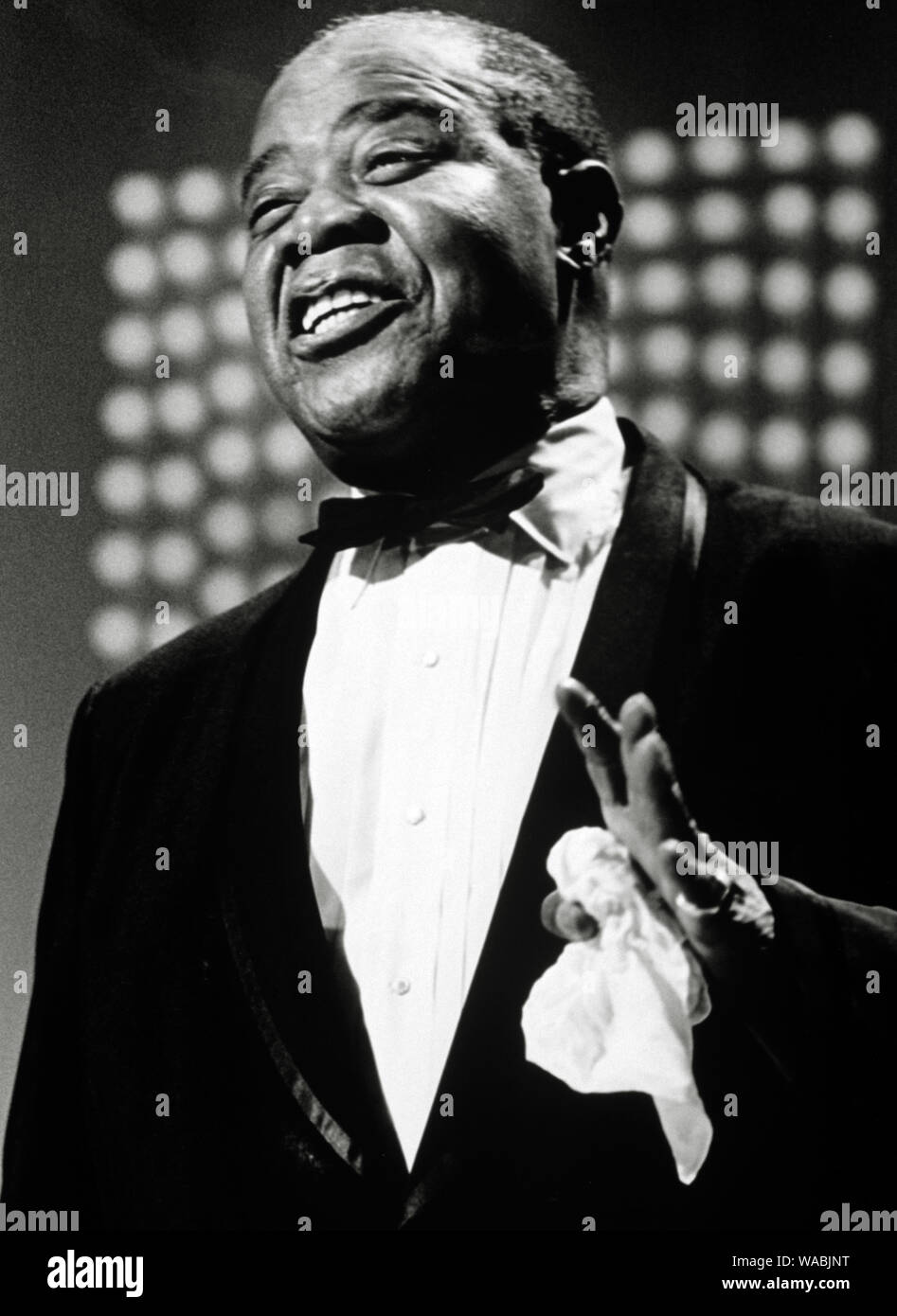 Louis Armstrong, 'The Dean Martin Show' (1965) NBC  File Reference # 33848-201THA Stock Photo
