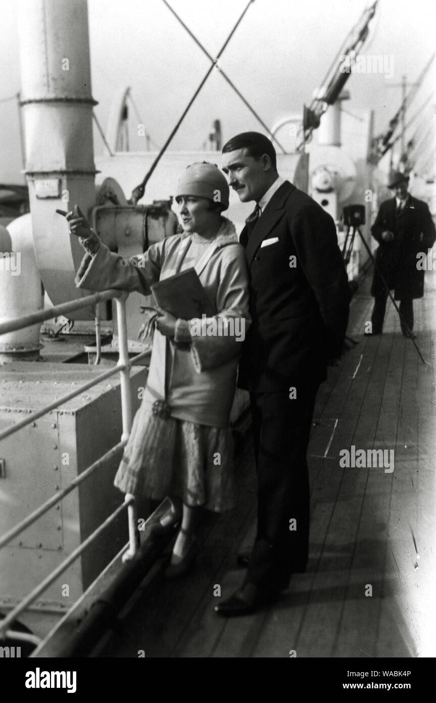 Gloria Swanson with husband Henri de la Falaise (circa 1927) File ...