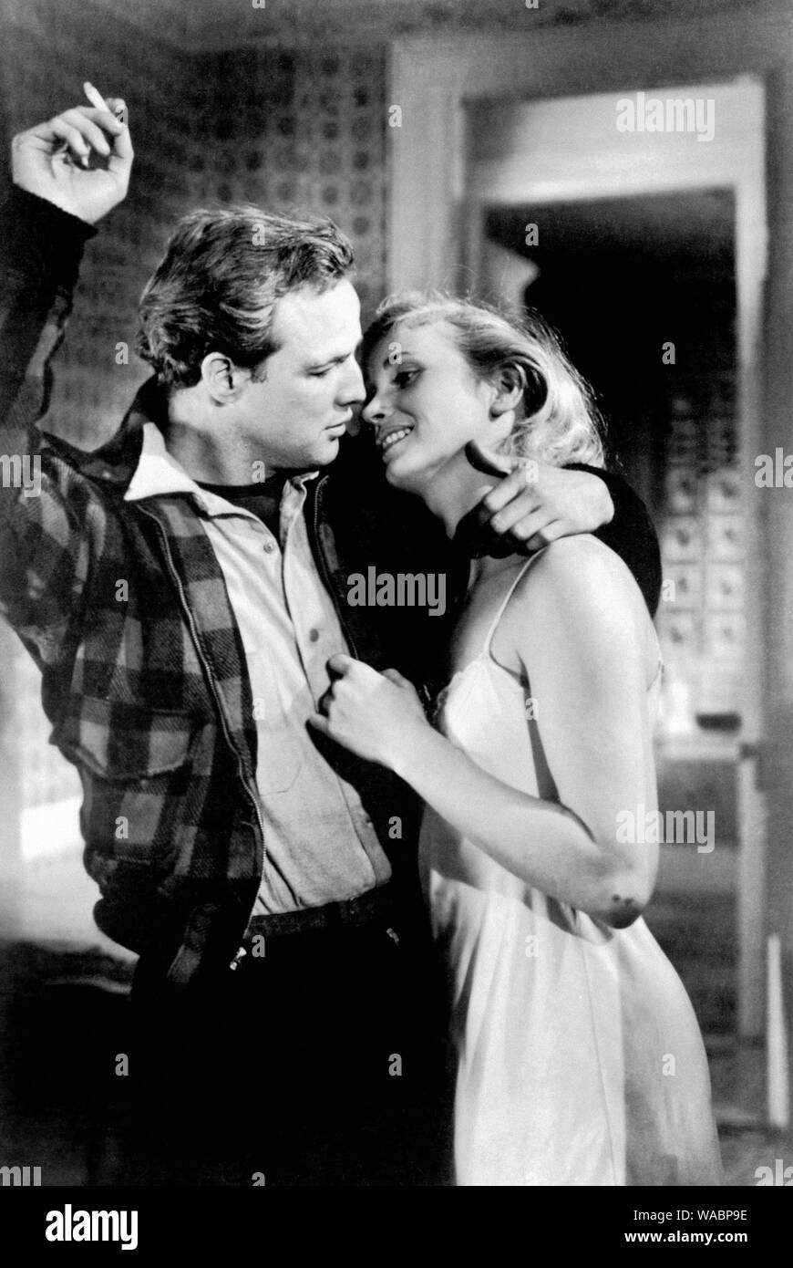Marlon Brando, Eva Marie Saint, 'On The Waterfront' (1954) Columbia Pictures  File Reference # 33848-097THA Stock Photo