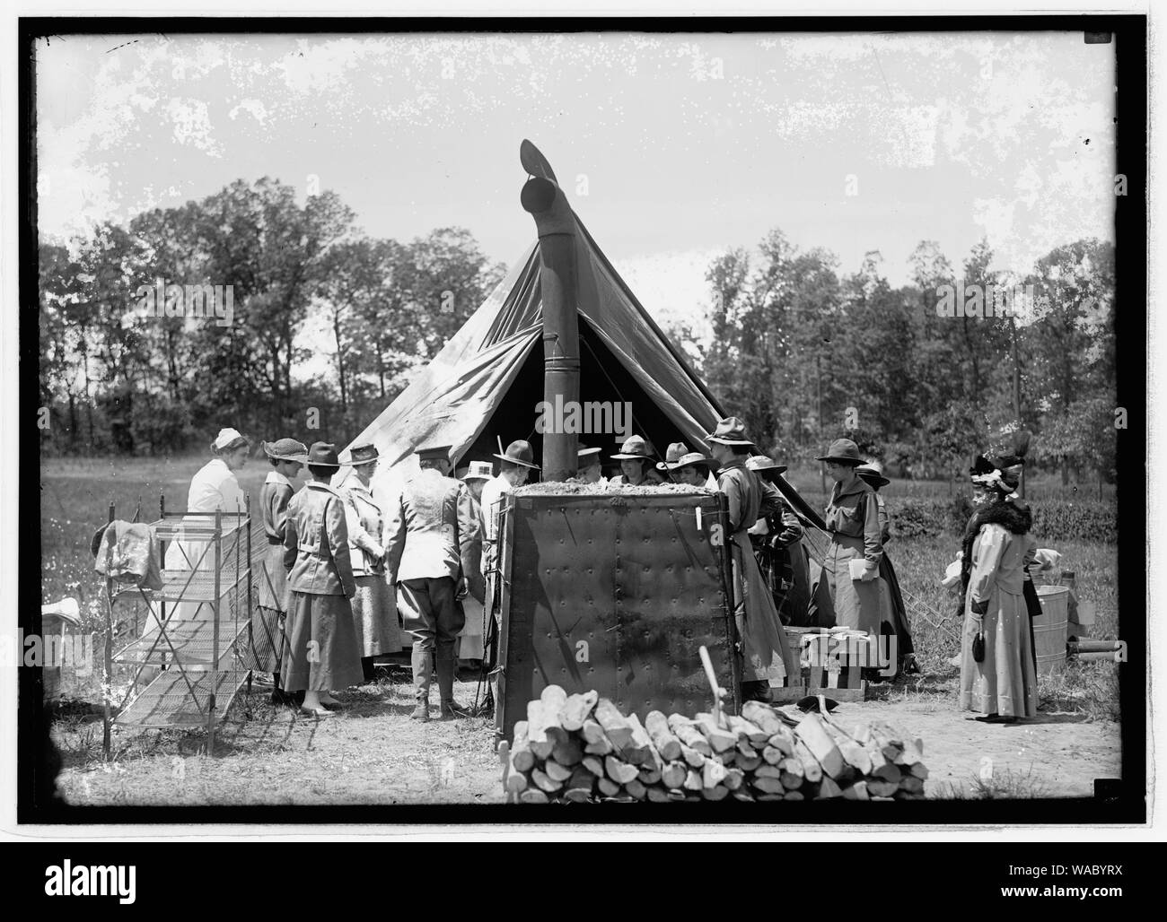 Cook tent, Women's Defense League camp, [Washington, D.C.], 1916 Stock Photo