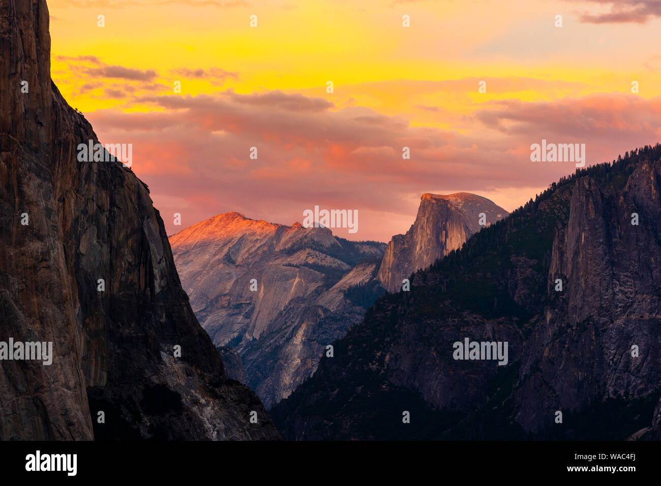 Yosemite National Park at Sunset from Tunnel View Stock Photo Alamy