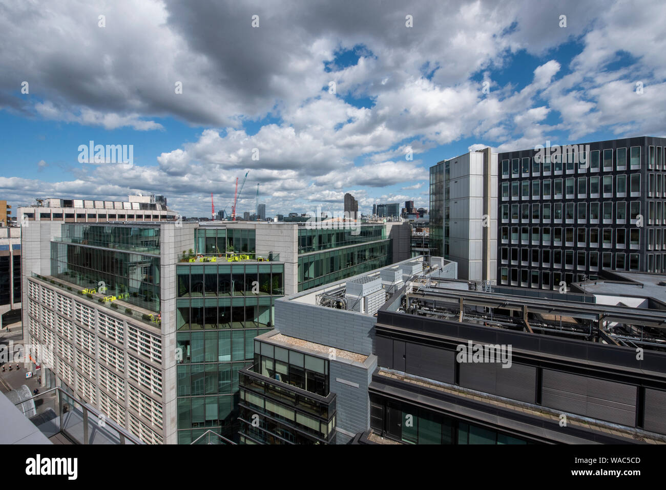 London skyline old and new buildings hi-res stock photography and ...