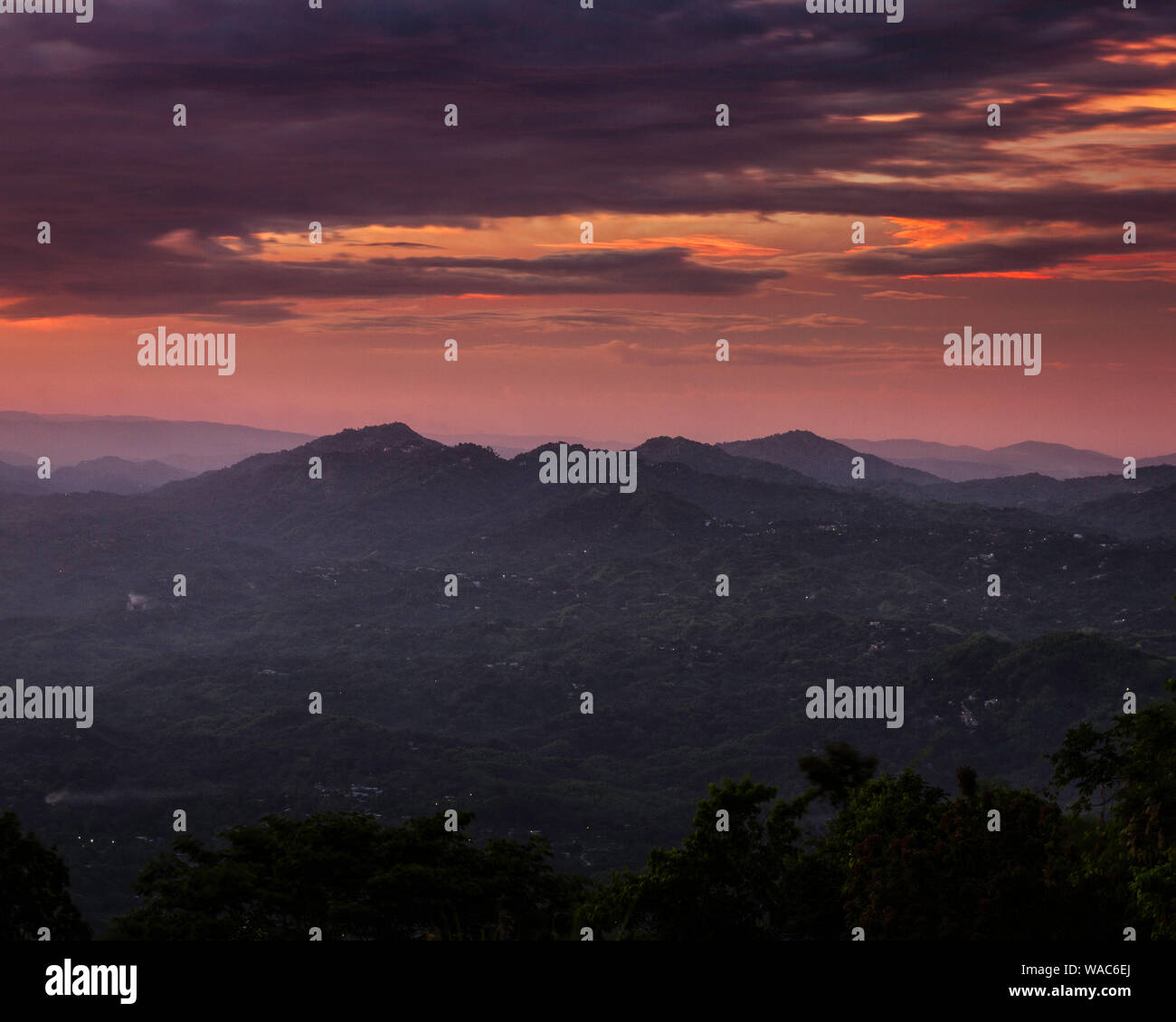 Thermal inversion hi-res stock photography and images - Alamy