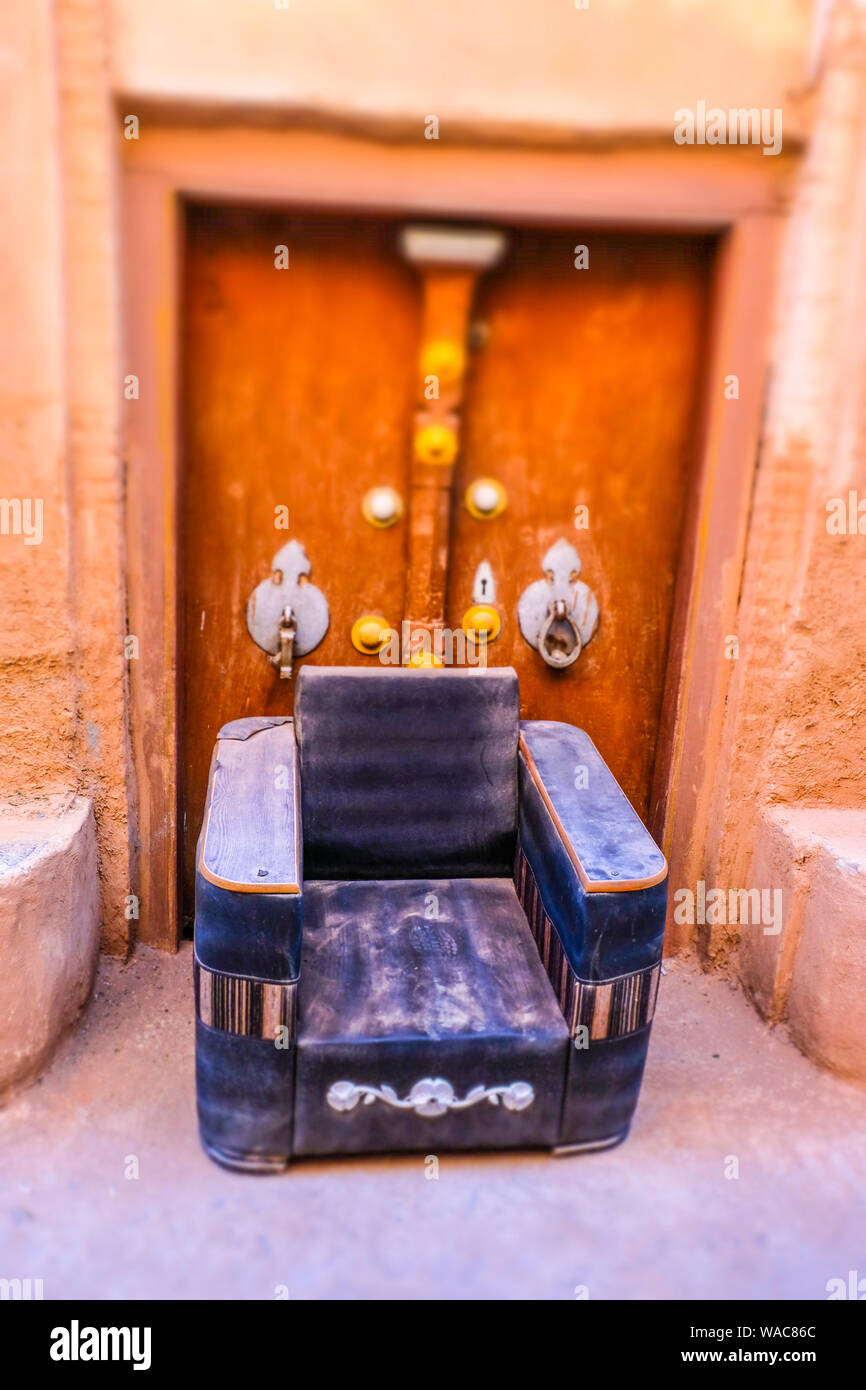 Persian door hi-res stock photography and images - Alamy
