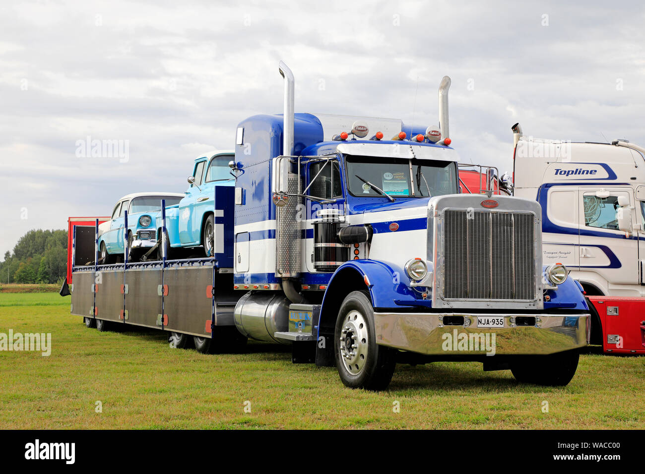 Semi trailer vintage hi-res stock photography and images - Alamy