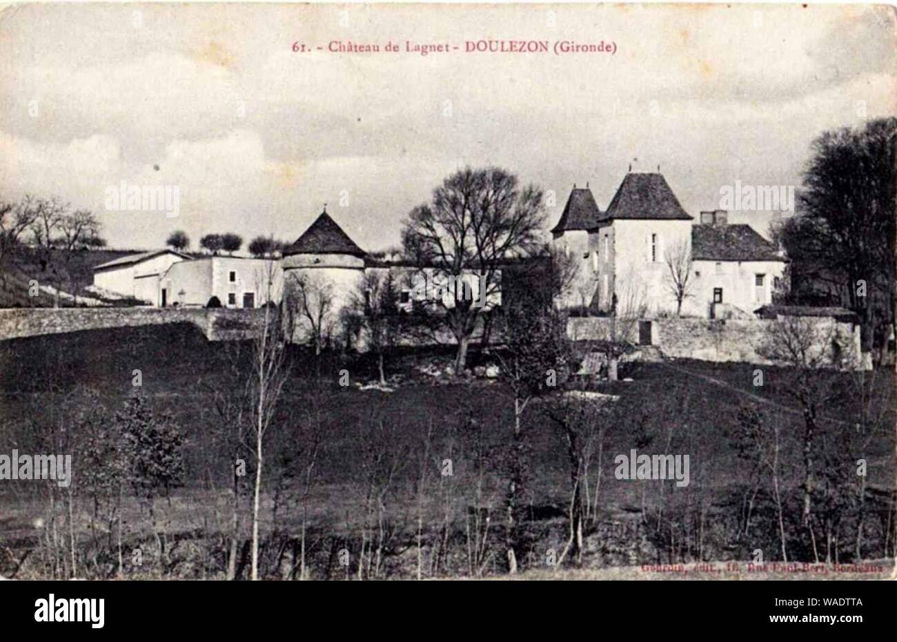 Doulezon château de Stock Photo Alamy