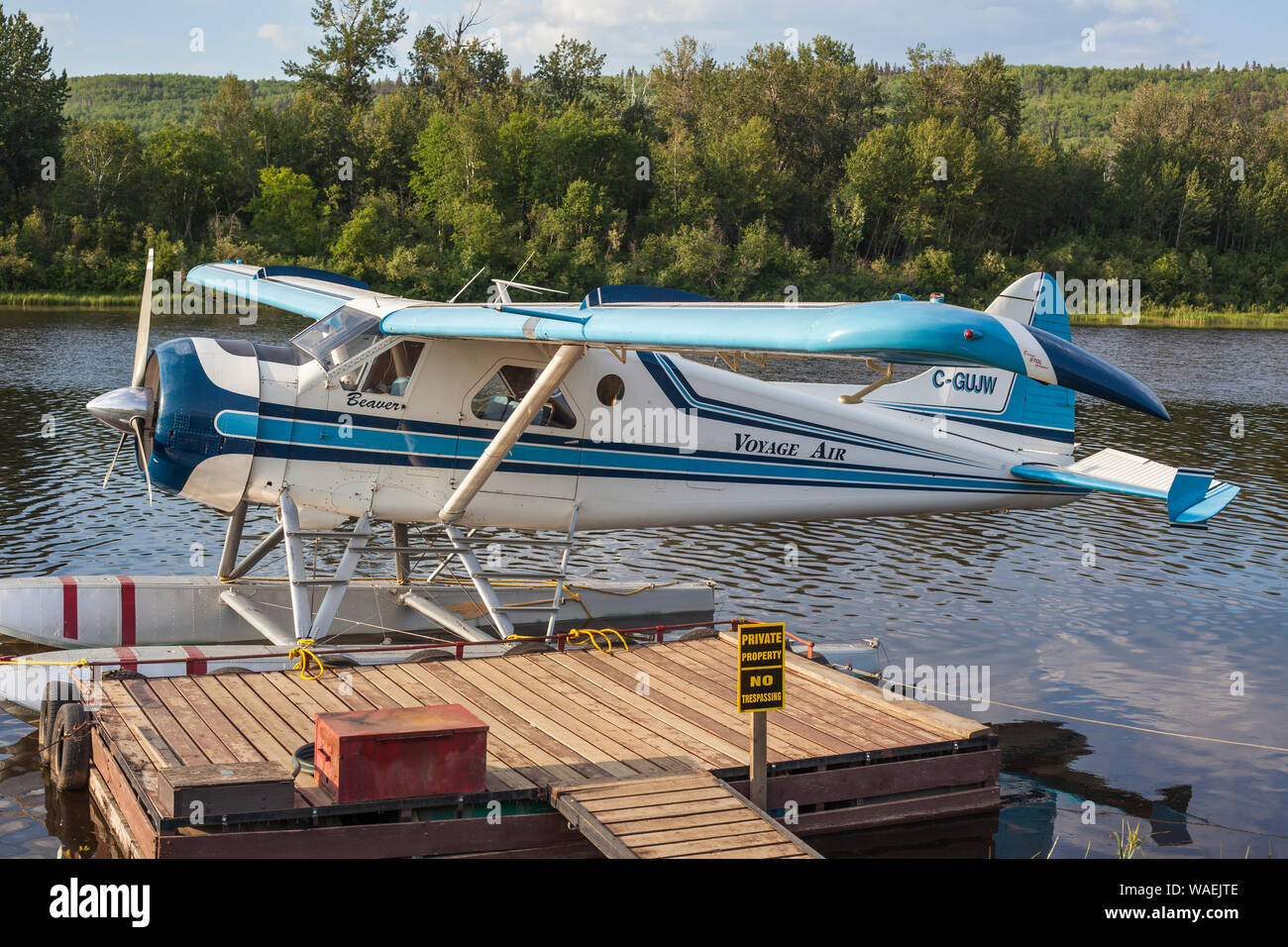 de Havilland Beaver float plane docked at the Sny river, adjacent to the Clearwater river in Fort McMurray, Alberta Canada. Stock Photo