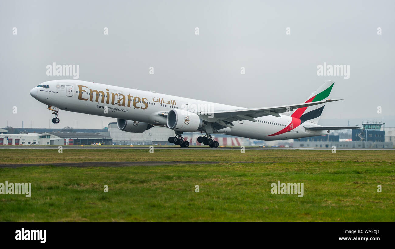 Glasgow, UK. 1 March 2019. Flights seen arriving and departing Glasgow International Airport. Colin Fisher/CDFIMAGES.COM Credit: Colin Fisher/Alamy Live News Stock Photo