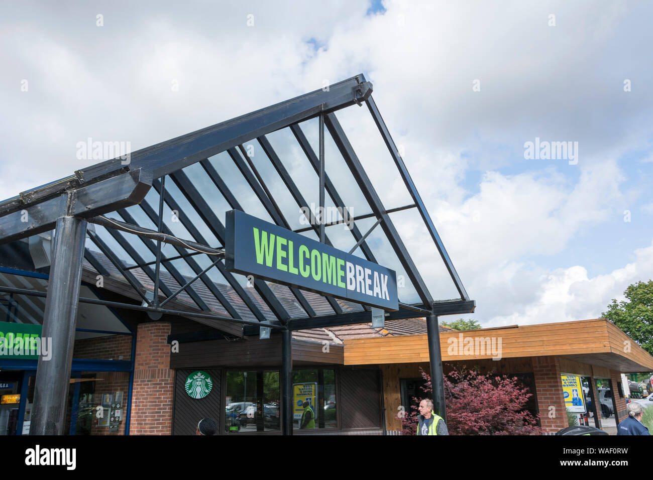 Entrance to Warwick services Welcome Break motorway service station on the M40 Stock Photo