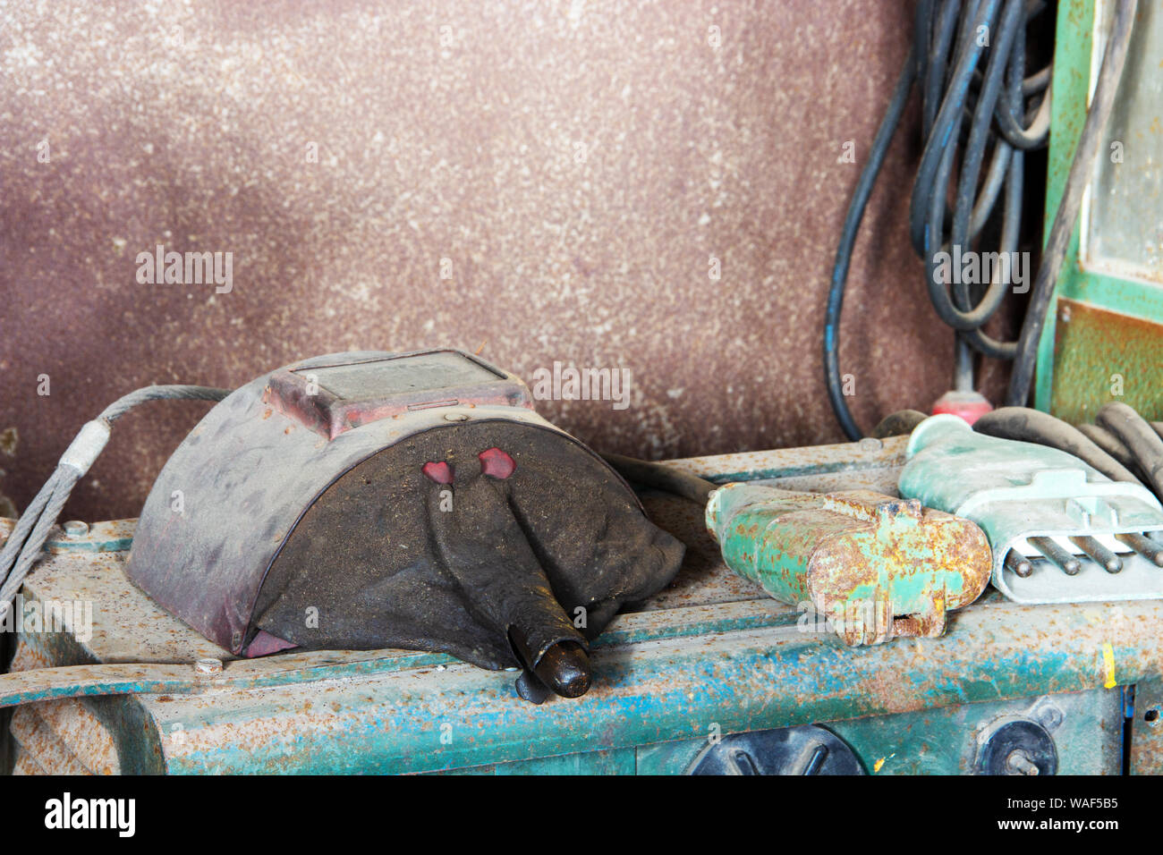 Welder mask hi-res stock photography and images - Alamy