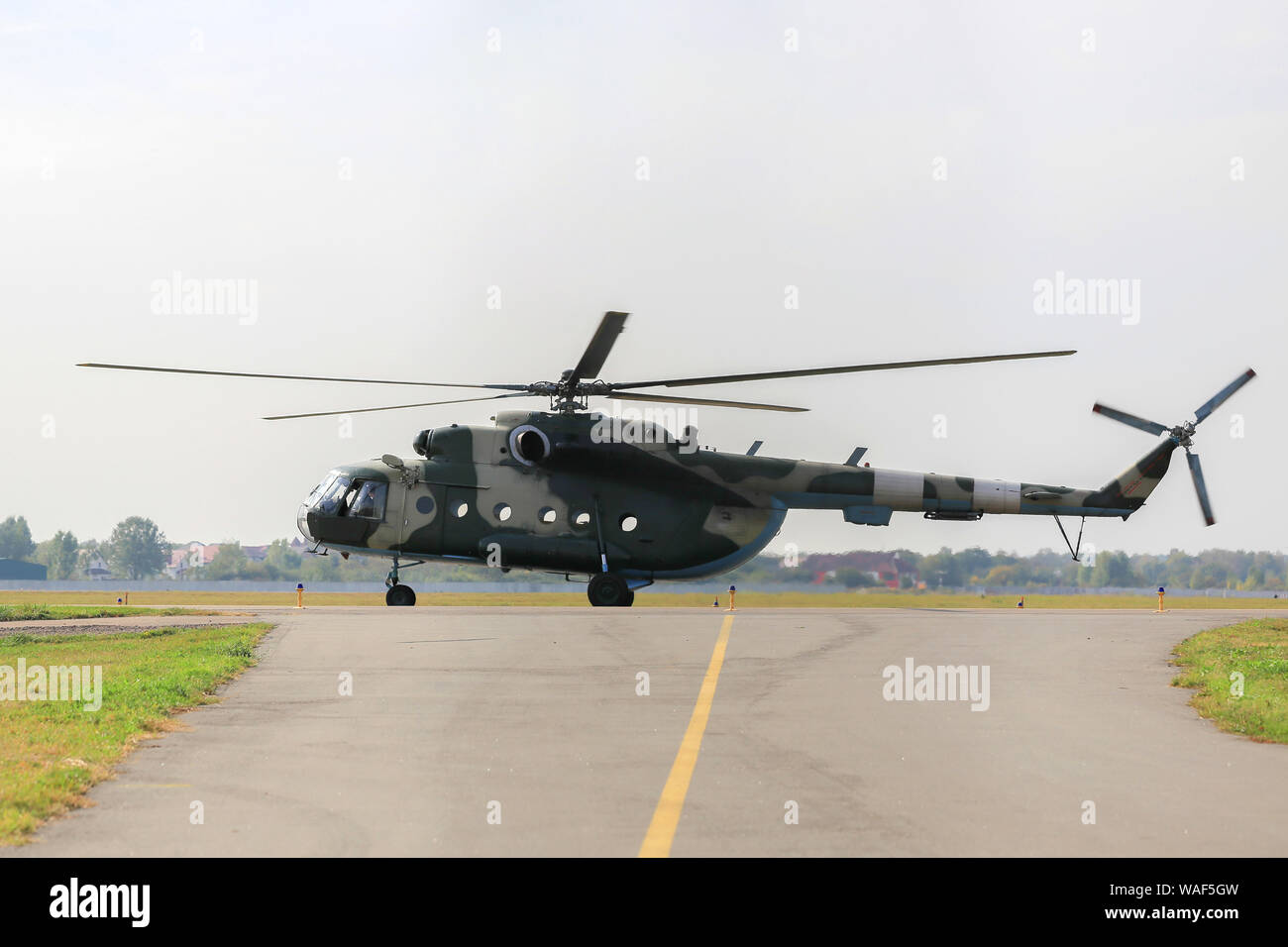 Mil mi 8 hi-res stock photography and images - Alamy