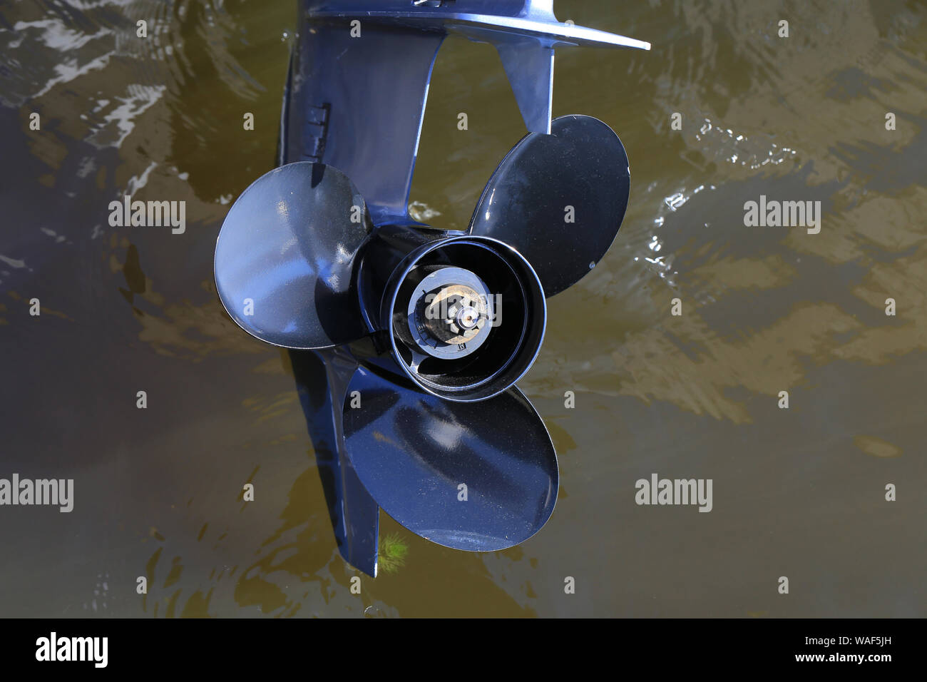 Motor boat screw close up. Engine propeller Stock Photo Alamy