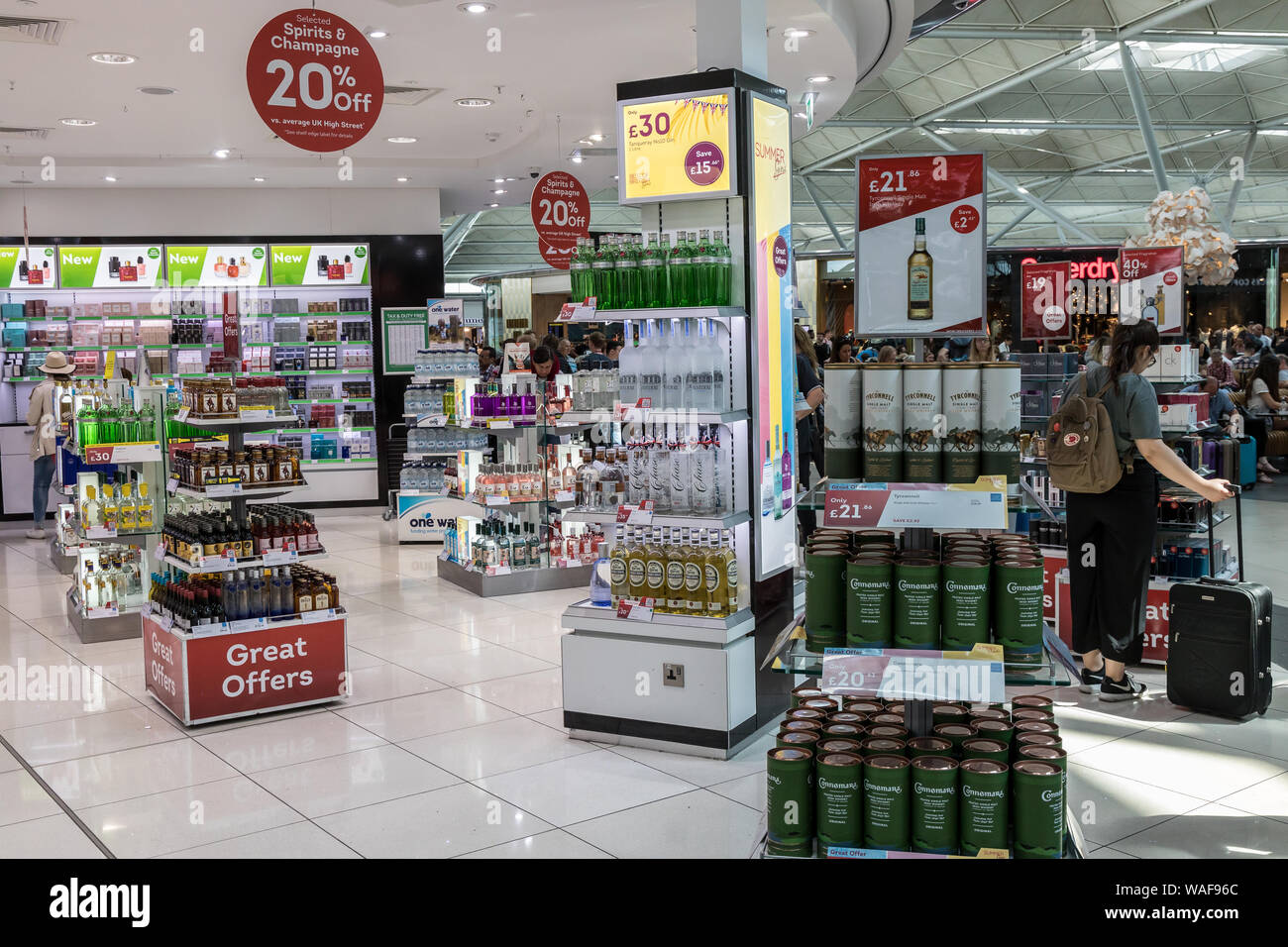 stansted airport duty free tobacco London stansted airport duty free hi-res stock photography and images