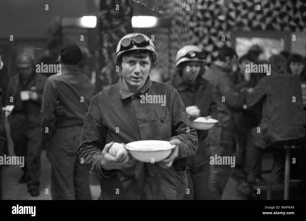 1979. Szczecin Shipyard workers. fot. Krzysztof Baranski / FORUM Stock Photo