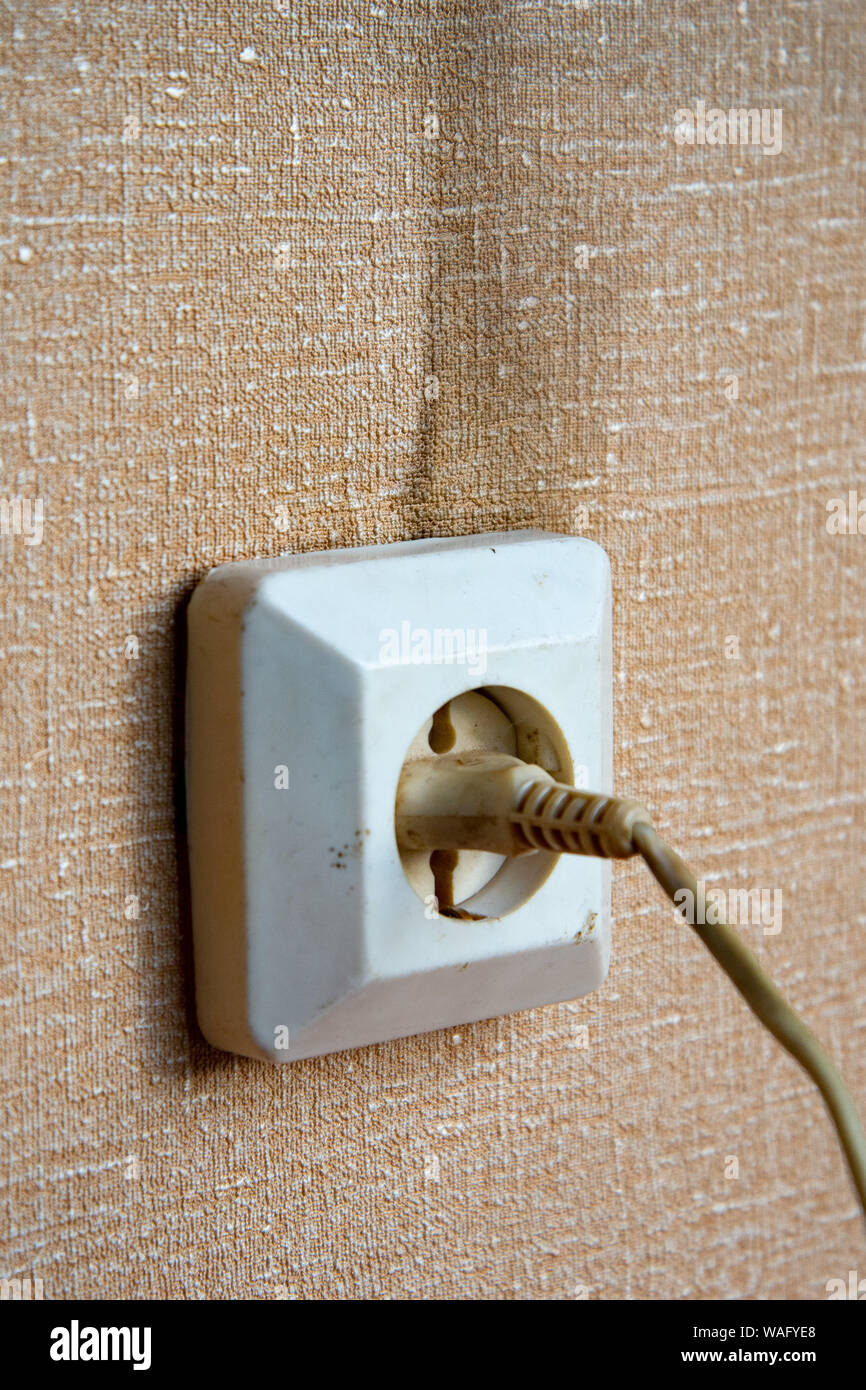 Start of emergency ignition of the power outlet. Burning electrical