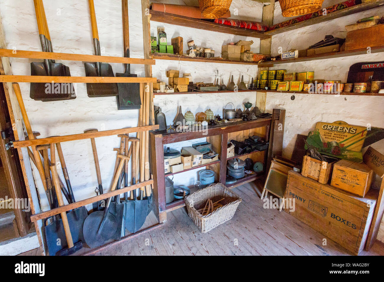 Hardware stores hires stock photography and images Alamy