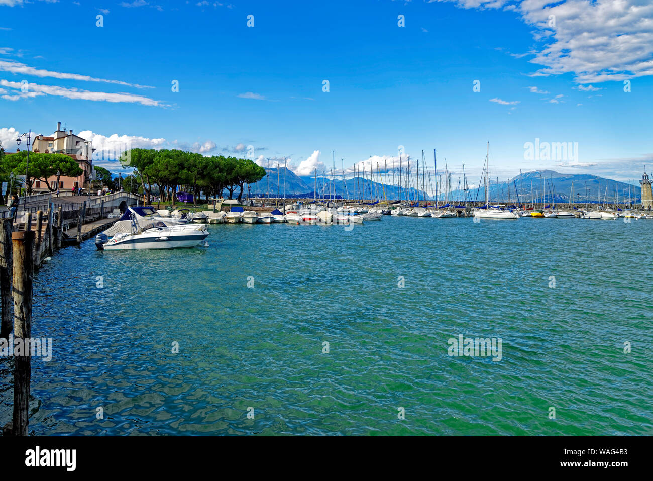 Porto di Desenzano, Hafen, Sportboothafen, Gardasee, Desenzano del Garda Italien (Italia), 30077212 Stock Photo