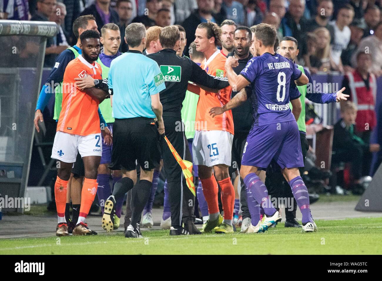 Osnabrueck, Deutschland. 19th Aug, 2019. Rioting of both teams after a foul by Mandela EGBO (left, right), pack formation, angry, rage, wvºtend, angry, anger, football 2nd Bundesliga, 3rd matchday, VfL Osnabrueck (OS) - Darmstadt 98 (DA) 4: 0, on 19.08.2019 in Bochum/Germany. ¬ | usage worldwide Credit: dpa/Alamy Live News Stock Photo