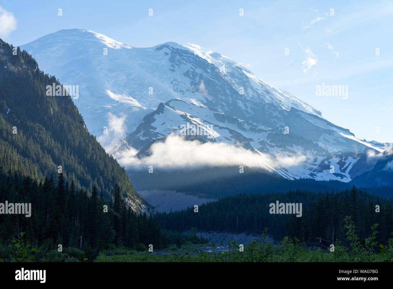 Mt rainier glaciers hi-res stock photography and images - Alamy