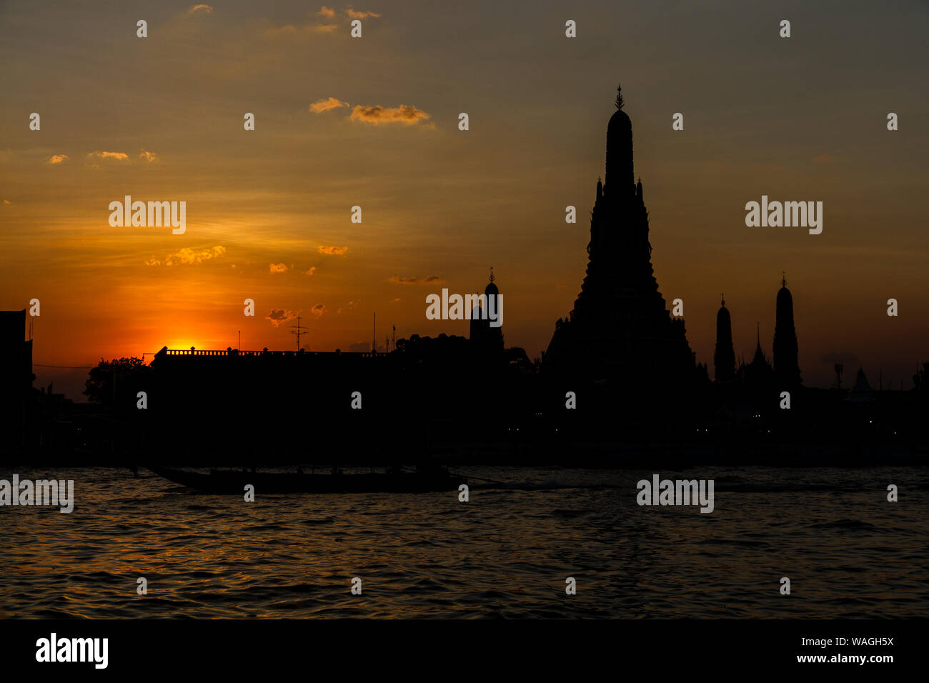 Wat Arun temple, Bangkok, Thailand Stock Photo