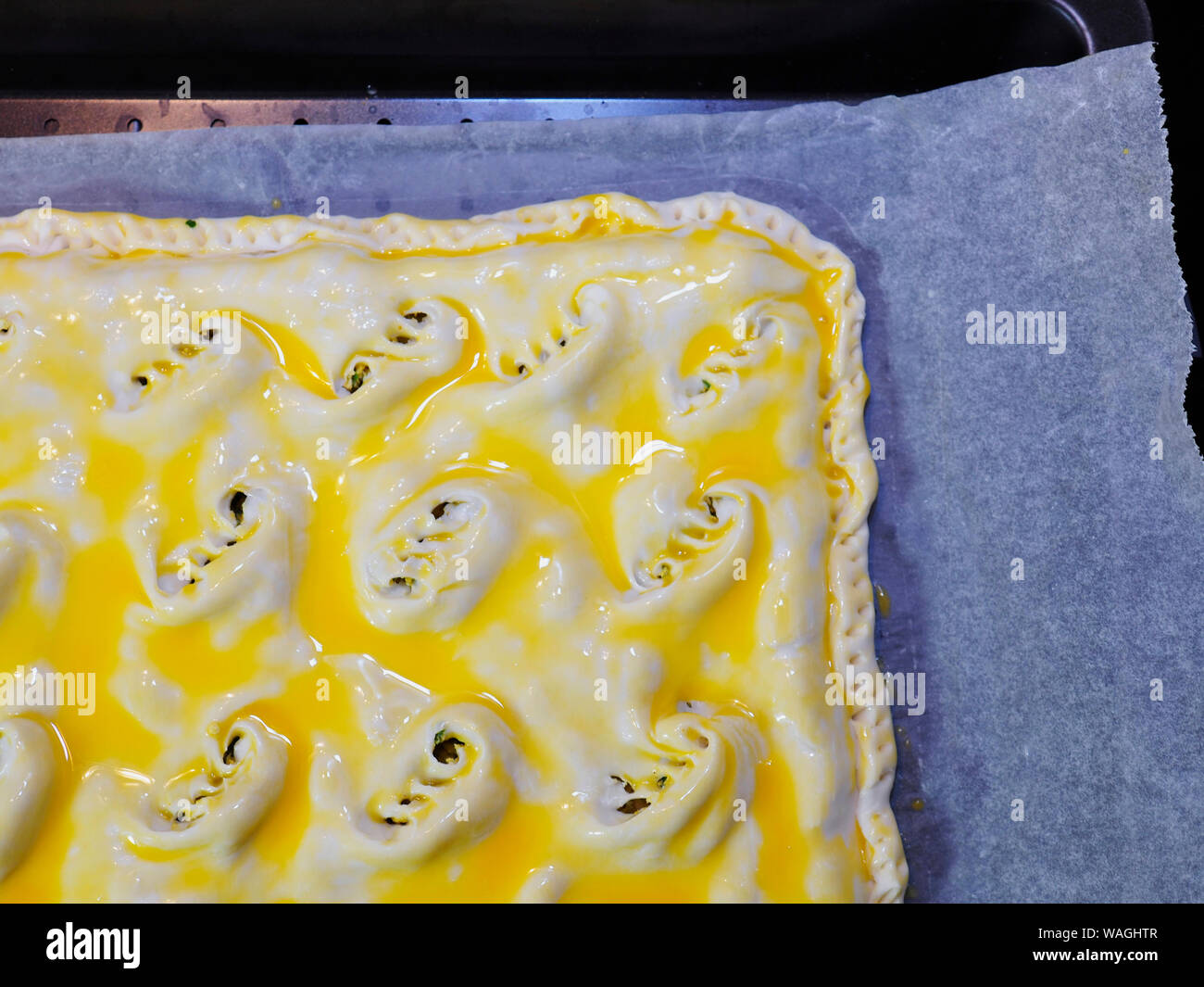 Käse-Börek nach Art des Hauses (Feta im Blätterteig) Stock Photo