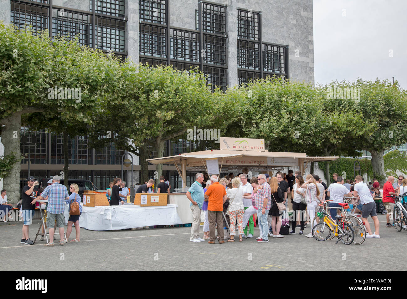 Wine Bar And City Hall Mainzstrand Mainz Germany Stock Photo Alamy