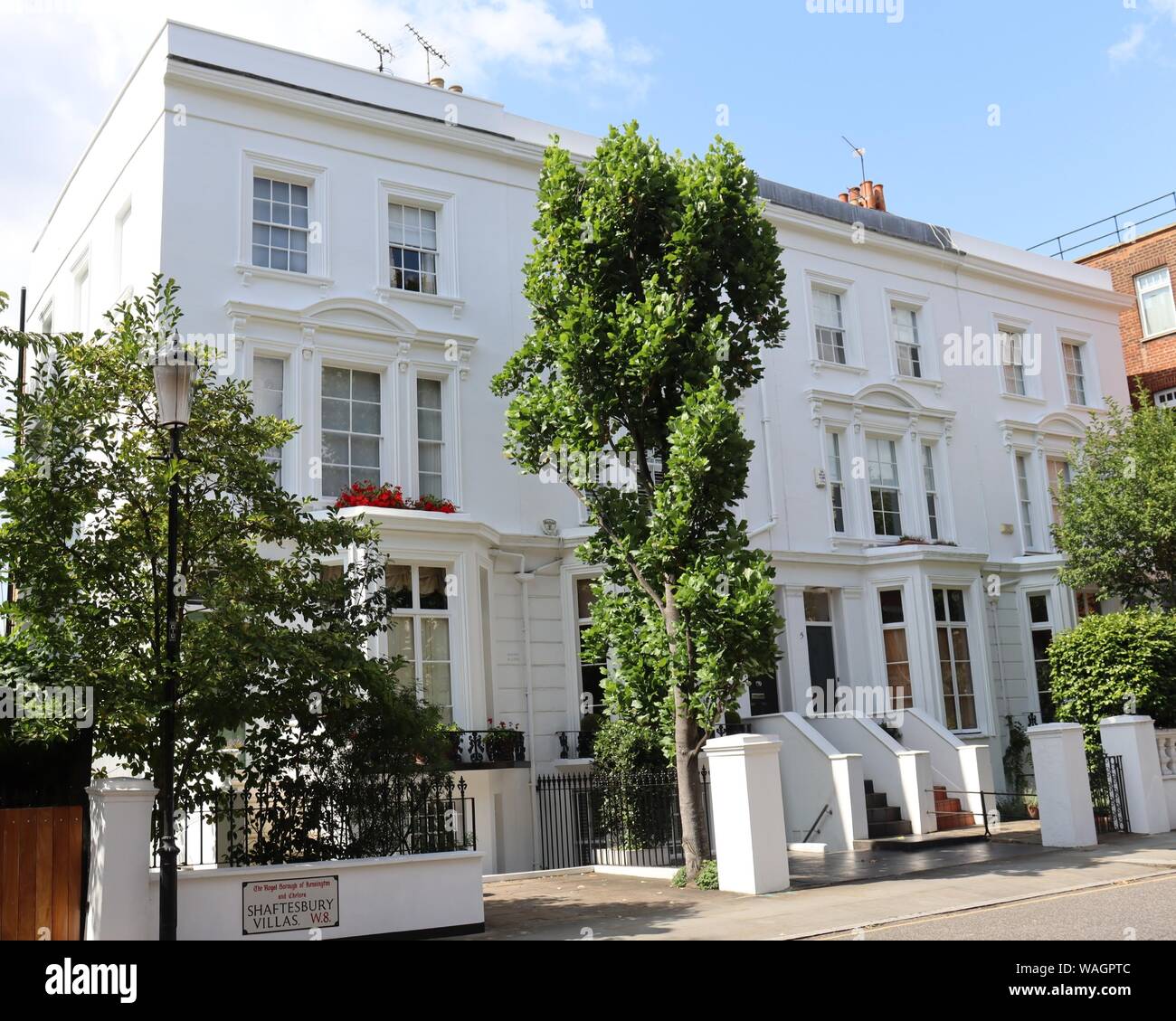 White villas in London's Kensington Stock Photo - Alamy