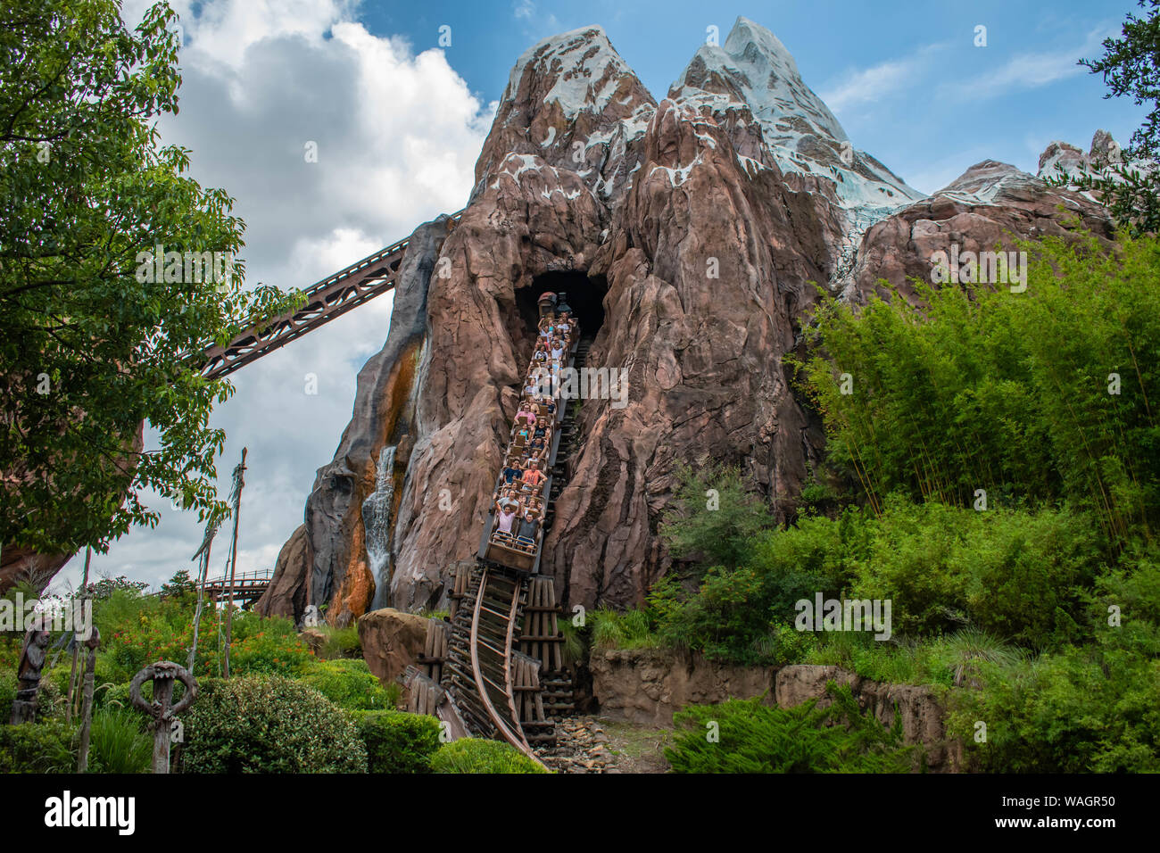 Disney animal kingdom florida dinosaur hi-res stock photography and images  - Alamy