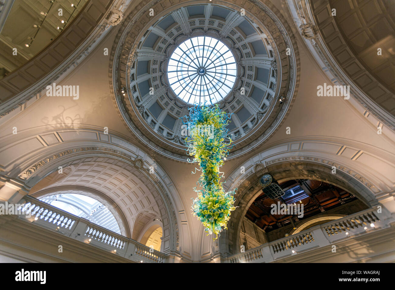 Dale chihuly chandelier hires stock photography and images Alamy