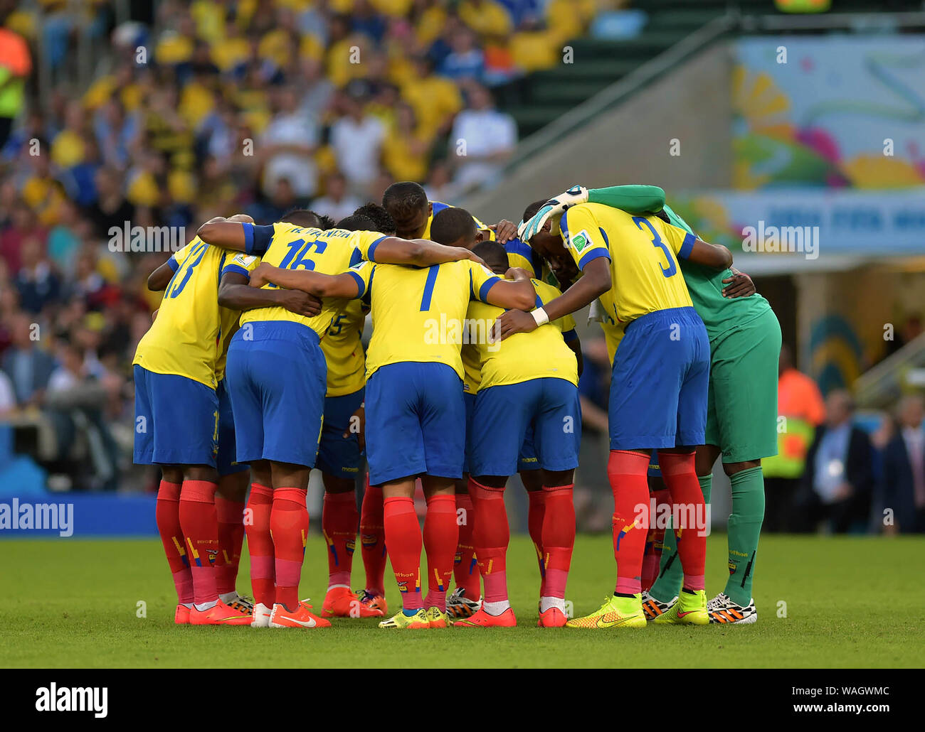 Rio de Janeiro, June 25, 2014. The Ecuadorian soccer players united before the match Ecuador vs France football for the 2014 World Cup at the Maracanã Stock Photo